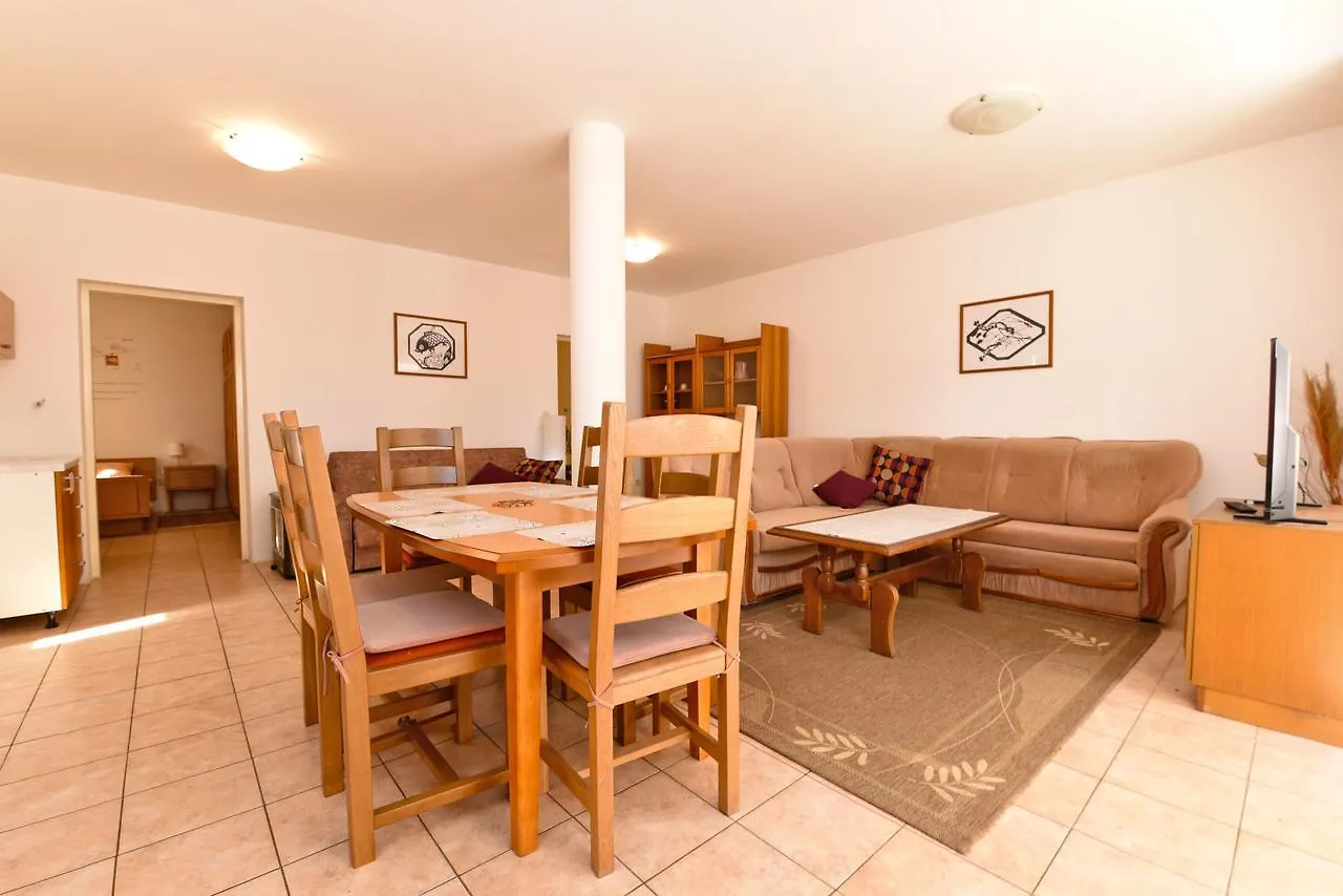 Apartment Josip 1562 Pula Croatia
