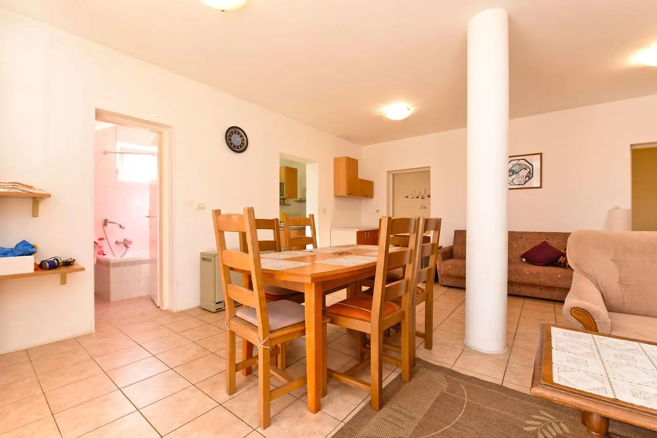 Apartment Josip 1562 Pula