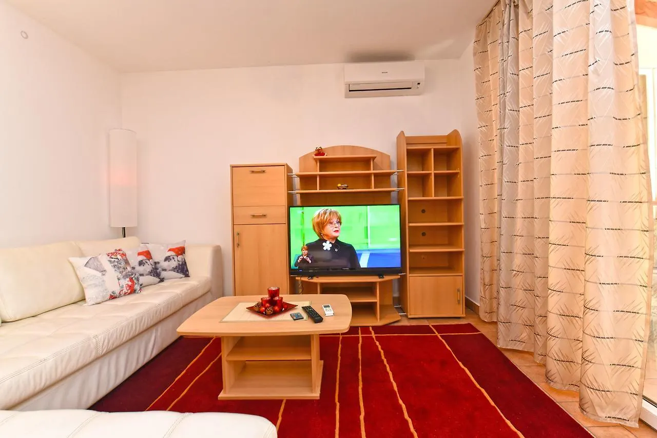 Apartment Josip 1562 Pula Croatia